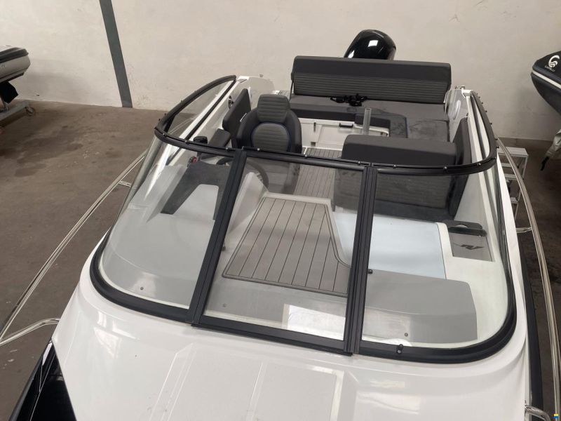 NorthMaster 685 Cruiser