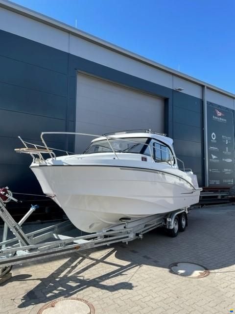 Beneteau Antares 8 OB V2