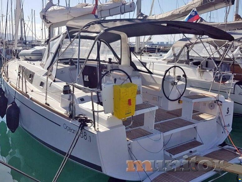 Beneteau Oceanis 38.1