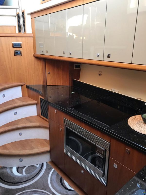 Sunseeker Predator 52