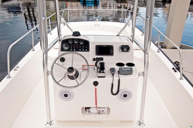 Boston Whaler 210 Montauk
