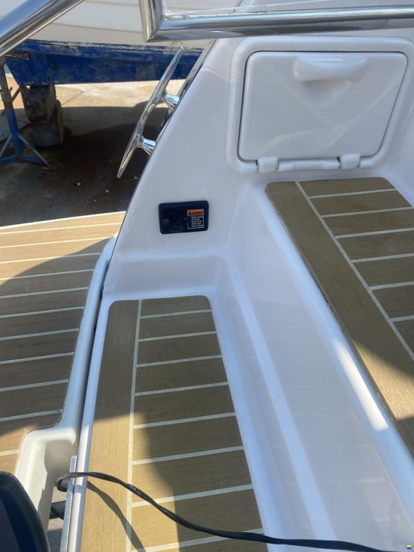 Regal 28 Express