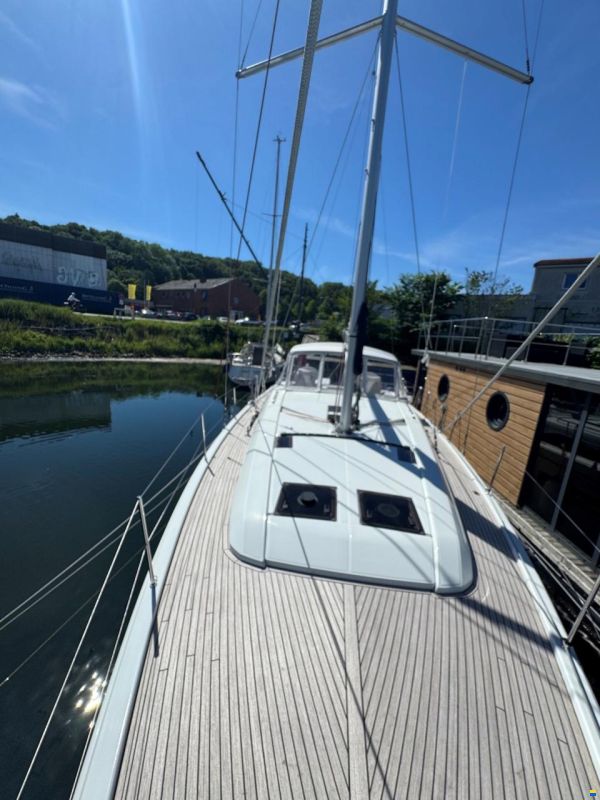 Beneteau Oceanis 47