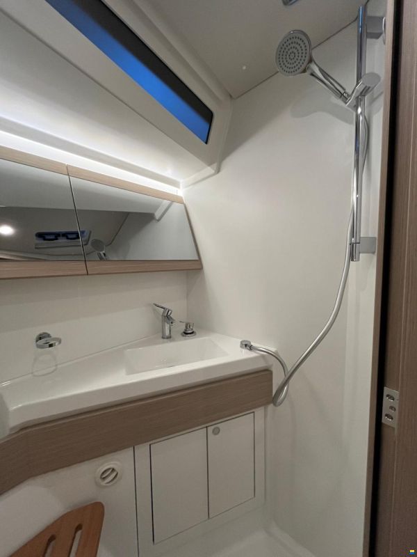 Beneteau Oceanis 47