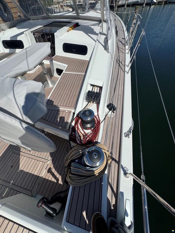 Beneteau Oceanis 47