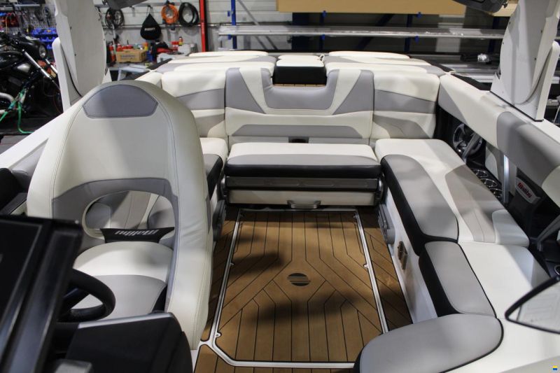 Malibu Wakesetter MXZ22