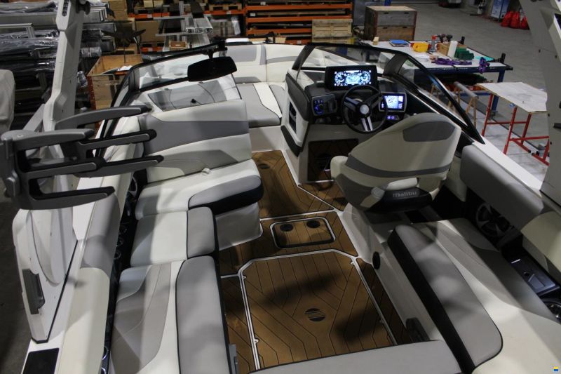 Malibu Wakesetter MXZ22