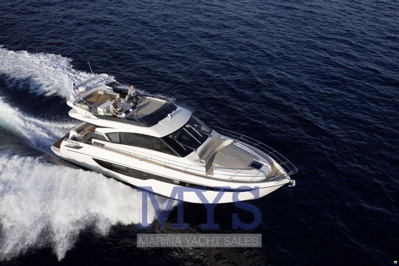 Cayman Yachts F520
