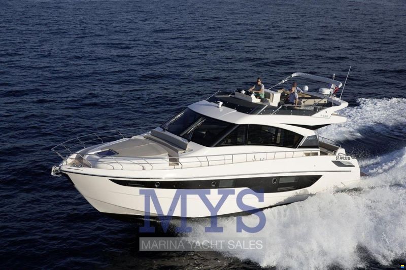 Cayman Yachts F520