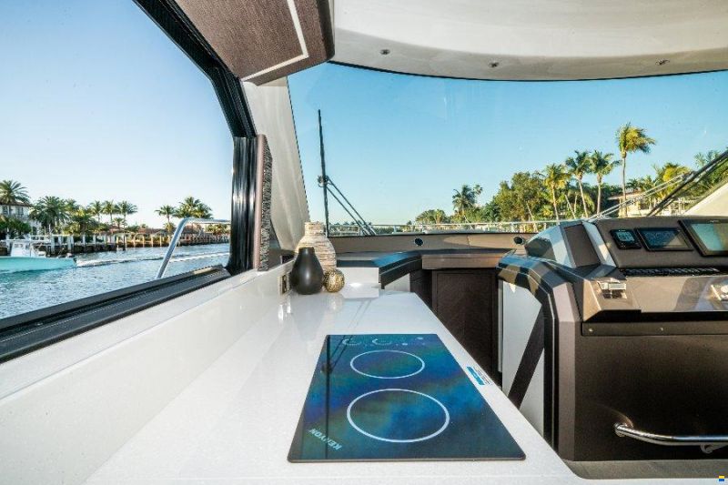 Galeon 400 Fly