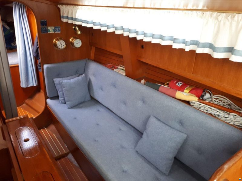 Poseidon Athena 34