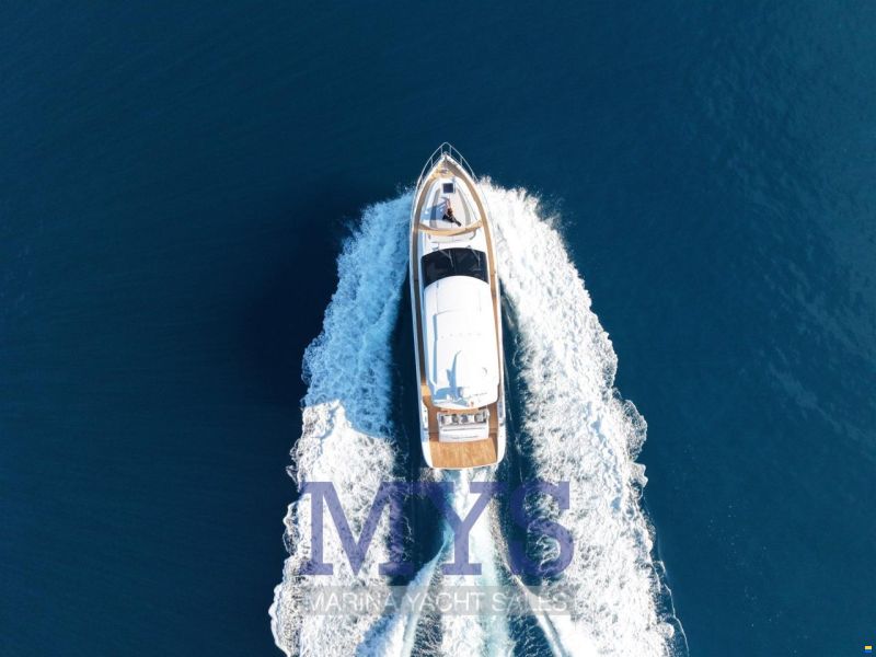 Cayman Yachts S520