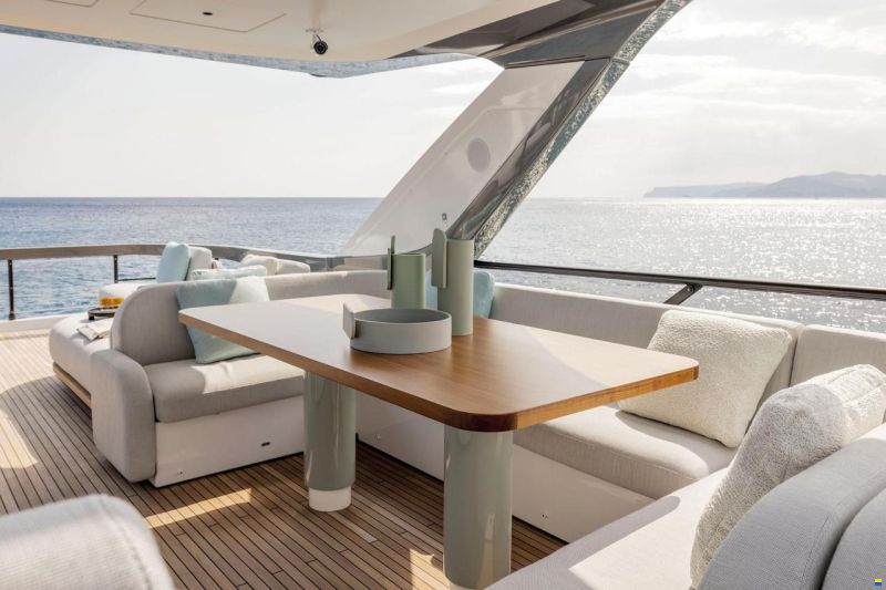 Azimut Fly 72