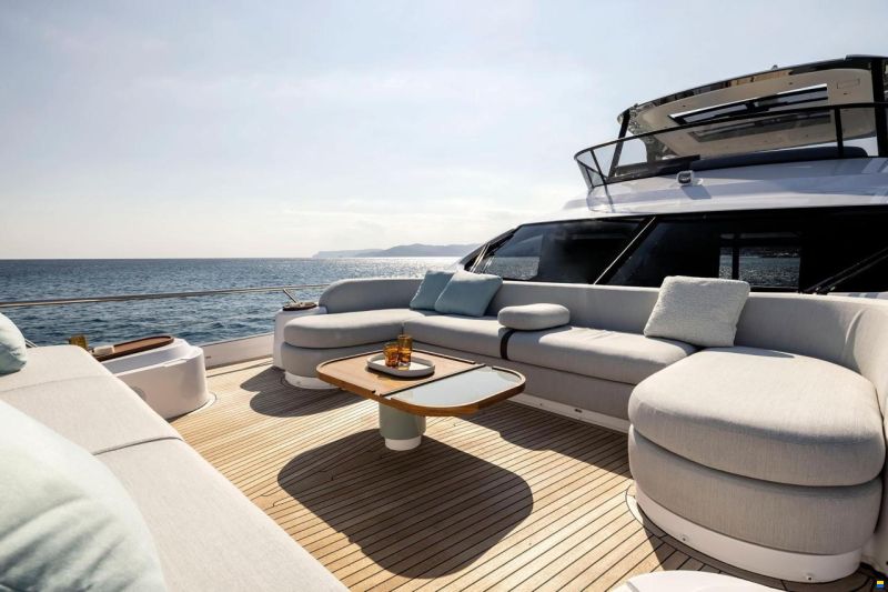 Azimut Fly 72