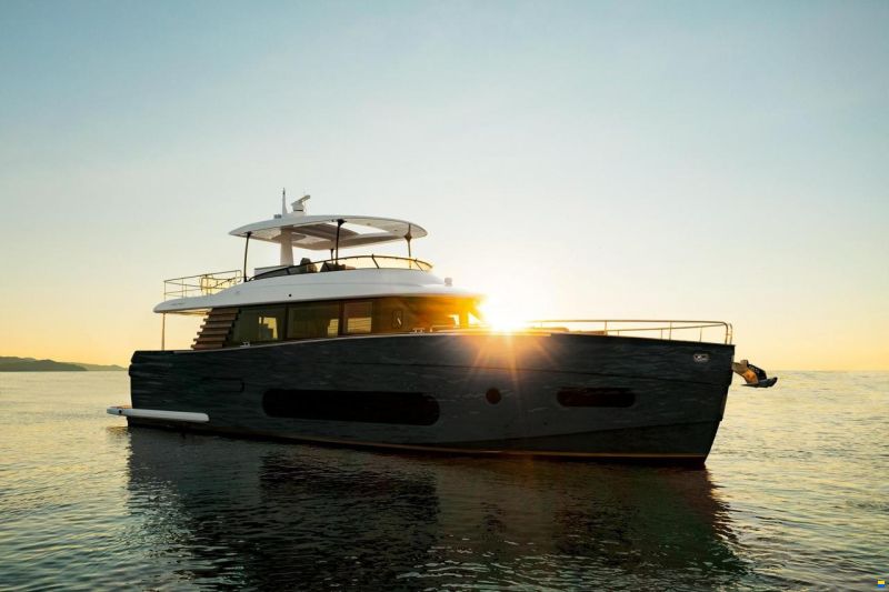 Azimut Magellano 66