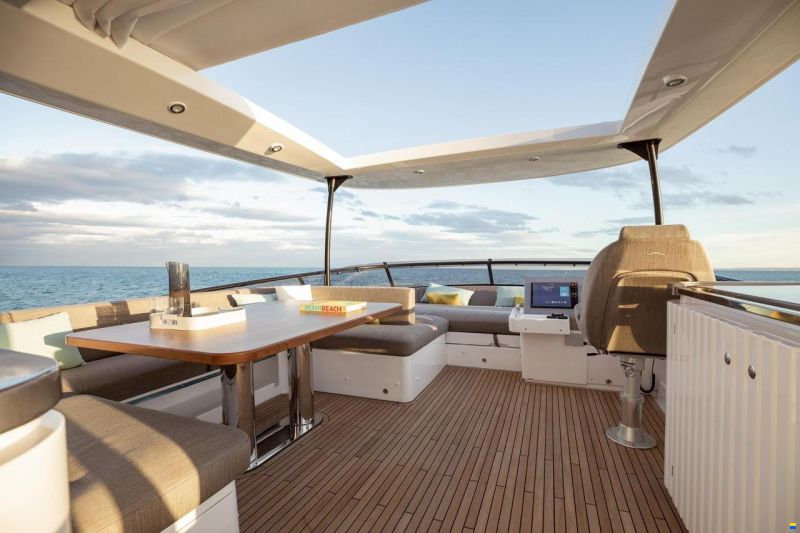 Azimut Magellano 66