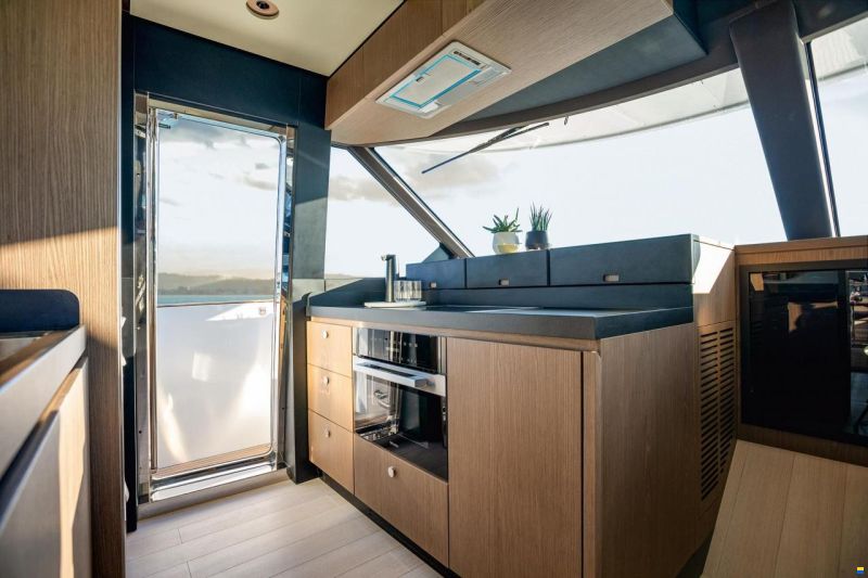 Azimut Magellano 66
