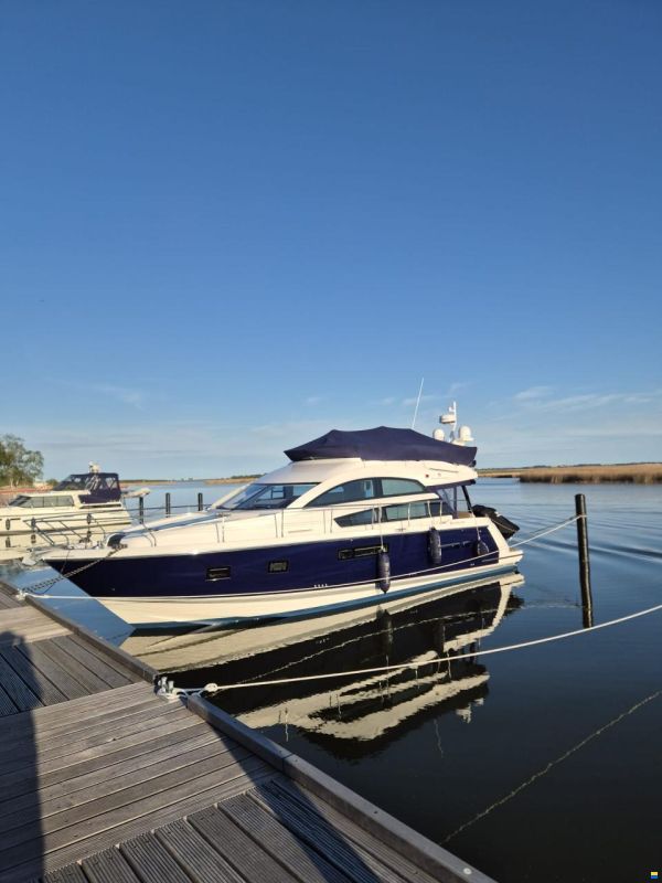 Fairline Squadron 42 Flybridge
