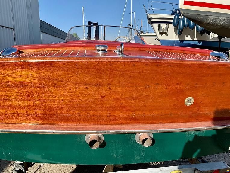 Chris Craft continental 18