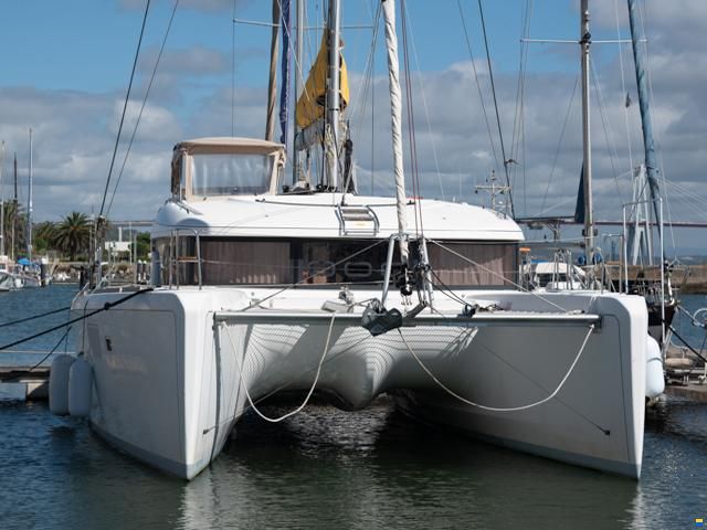 Lagoon 39