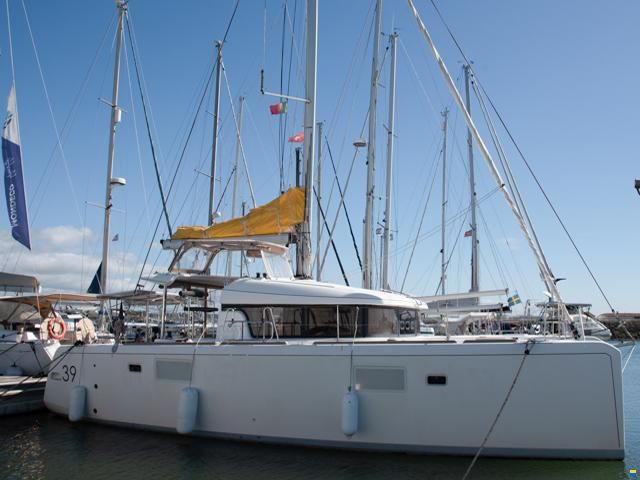 Lagoon 39