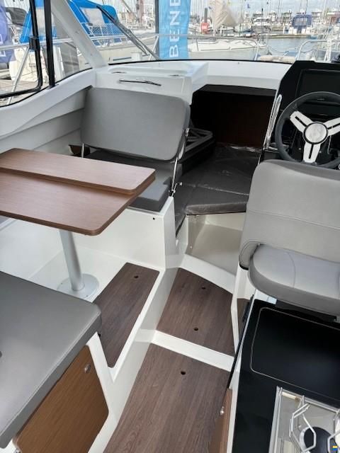 Beneteau Antares 7 OB V2