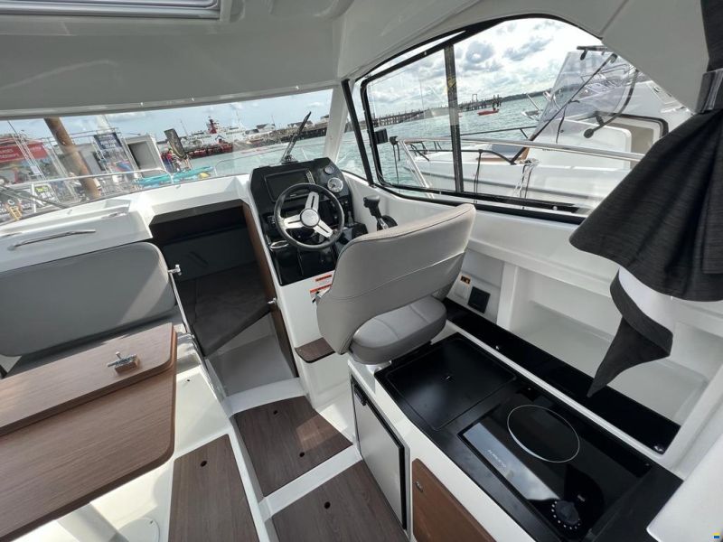 Beneteau Antares 7 OB V2