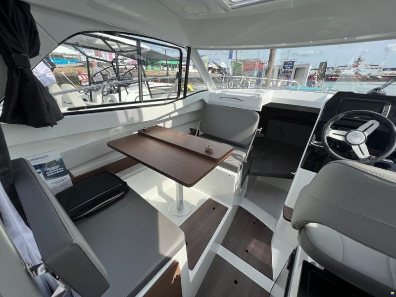 Beneteau Antares 7 OB V2