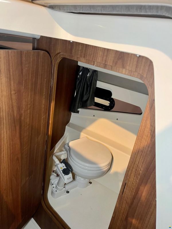 Quicksilver 755 Cruiser + Mercury F300 NEUF EN STOCK