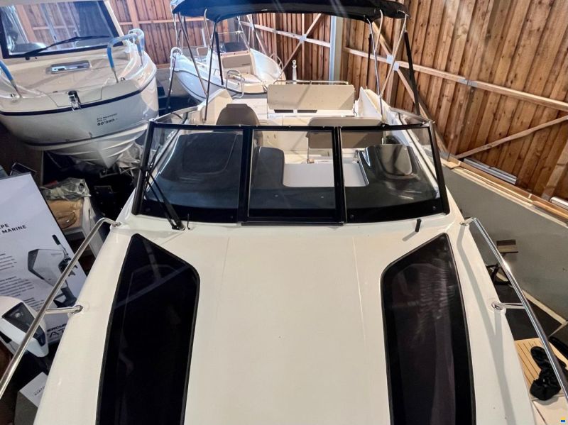 Quicksilver 755 Cruiser + Mercury F300 NEUF EN STOCK