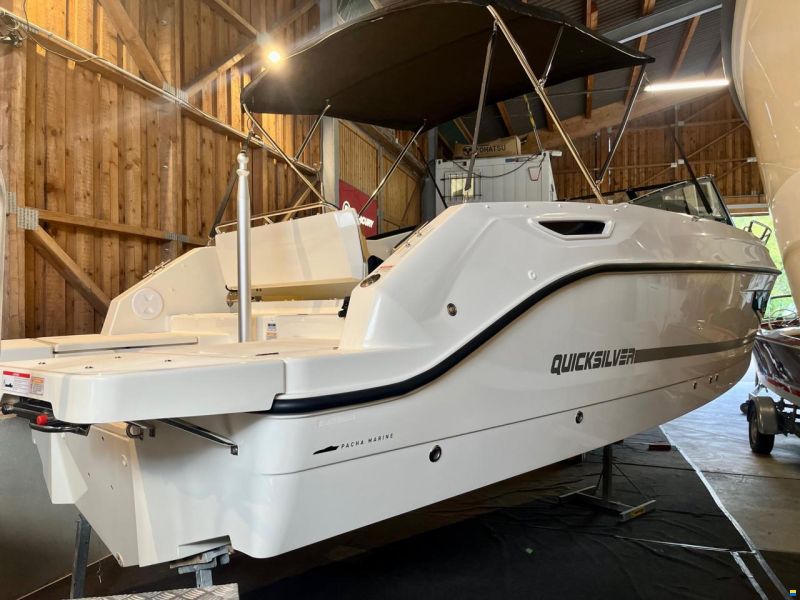 Quicksilver 755 Cruiser + Mercury F300 NEUF EN STOCK