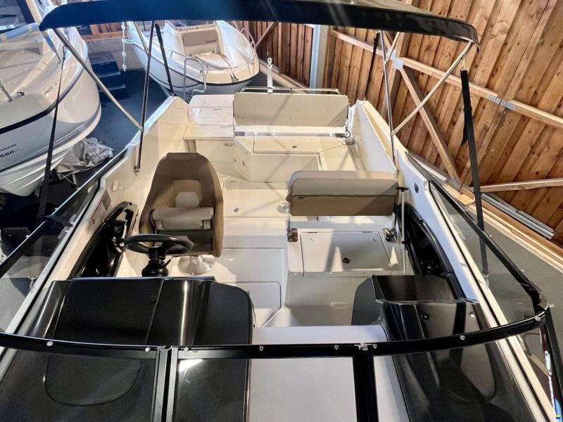 Quicksilver 755 Cruiser + Mercury F300 NEUF EN STOCK