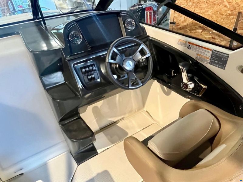 Quicksilver 755 Cruiser + Mercury F300 NEUF EN STOCK