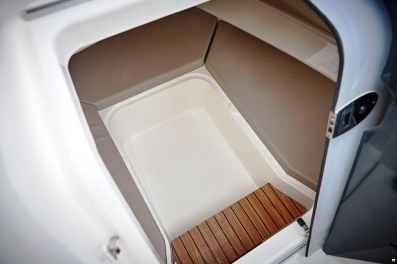 Quicksilver ACTIV 605 Sundeck