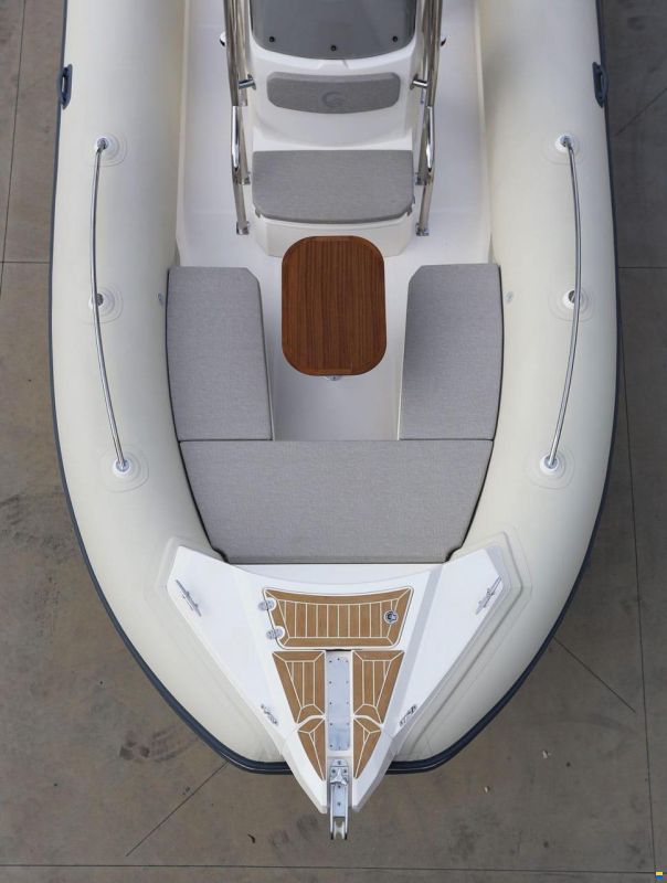 Capelli Tempest 750 Luxury