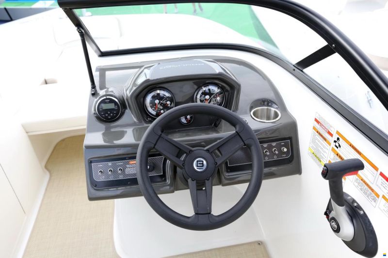 Bayliner VR6 IB