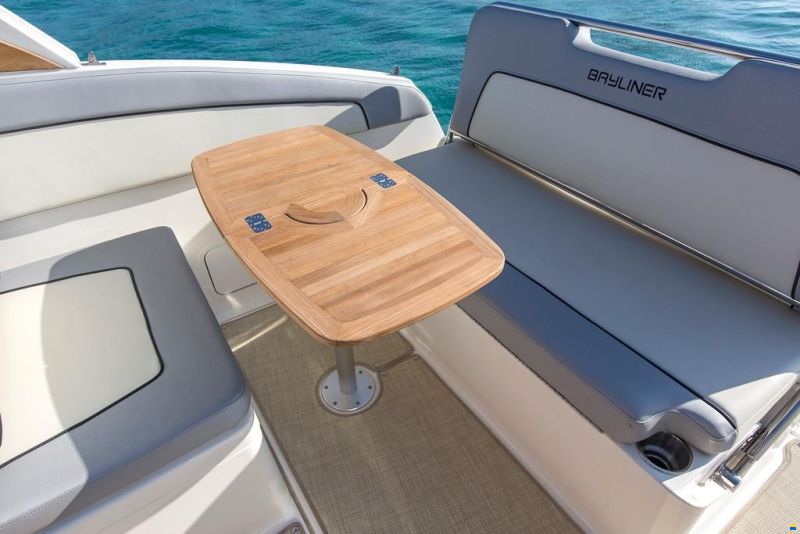Bayliner Ciera 8