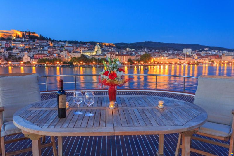 Marina Vinici Wooden Schooner Cruise Shi