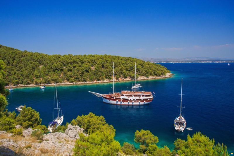 Marina Vinici Wooden Schooner Cruise Shi