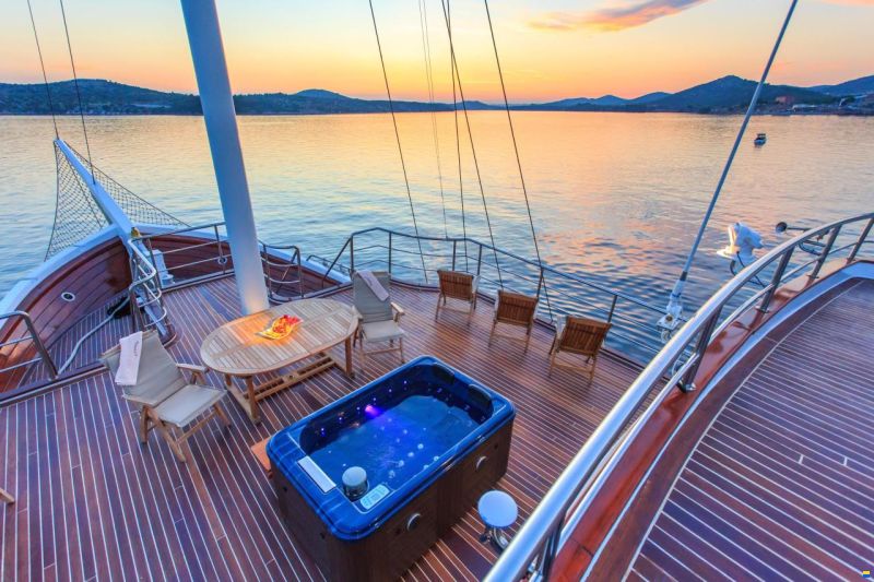Marina Vinici Wooden Schooner Cruise Shi