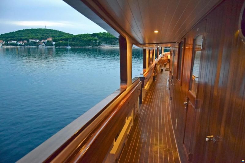 Marina Vinici Wooden Schooner Cruise Shi