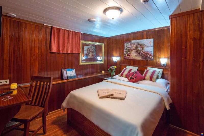 Marina Vinici Wooden Schooner Cruise Shi