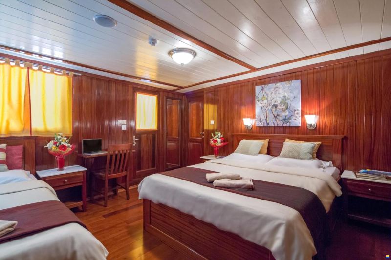 Marina Vinici Wooden Schooner Cruise Shi