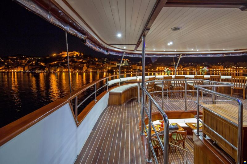 Marina Vinici Wooden Schooner Cruise Shi
