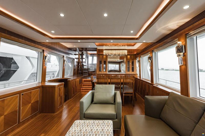 Selene 72 Explorer