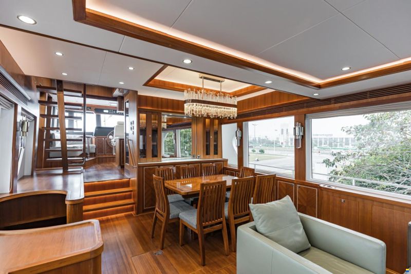 Selene 72 Explorer