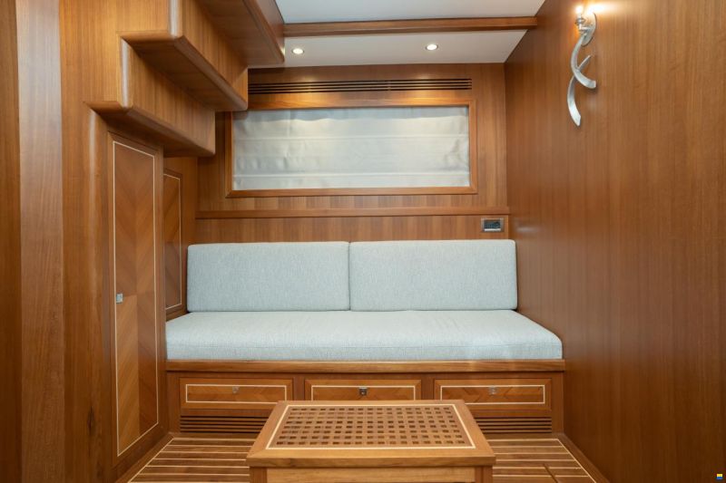 Selene 72 Explorer