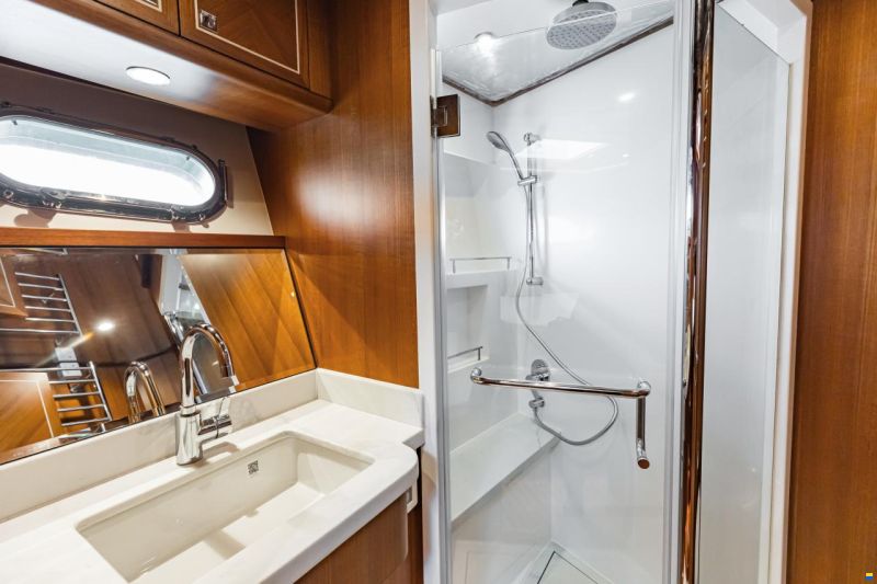 Selene 72 Explorer