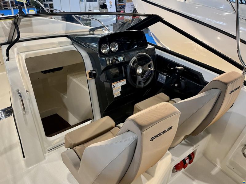 Quicksilver 675 Bowrider + Mercury 150 NEUF EN STOCK