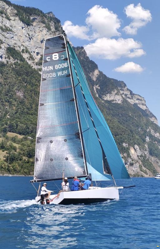 Code Code8 canting keel